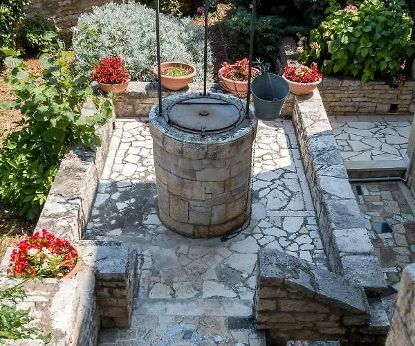 Ariana Guest house Pula