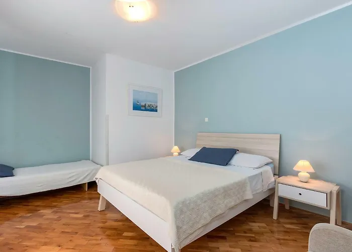 Ariana Guest house Pula